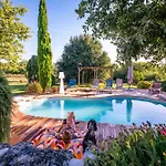 Magarre Climatisee, Piscine Chauffee, Spa, Dans Un Cadre Naturel Envoutant
